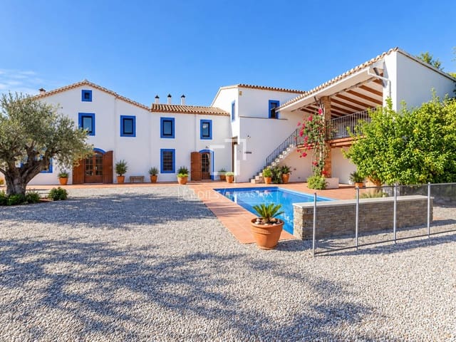 5 bedroom Finca/Country House for sale in Torrelles de Foix with pool garage - € 650,000 (Ref: 10158084)
