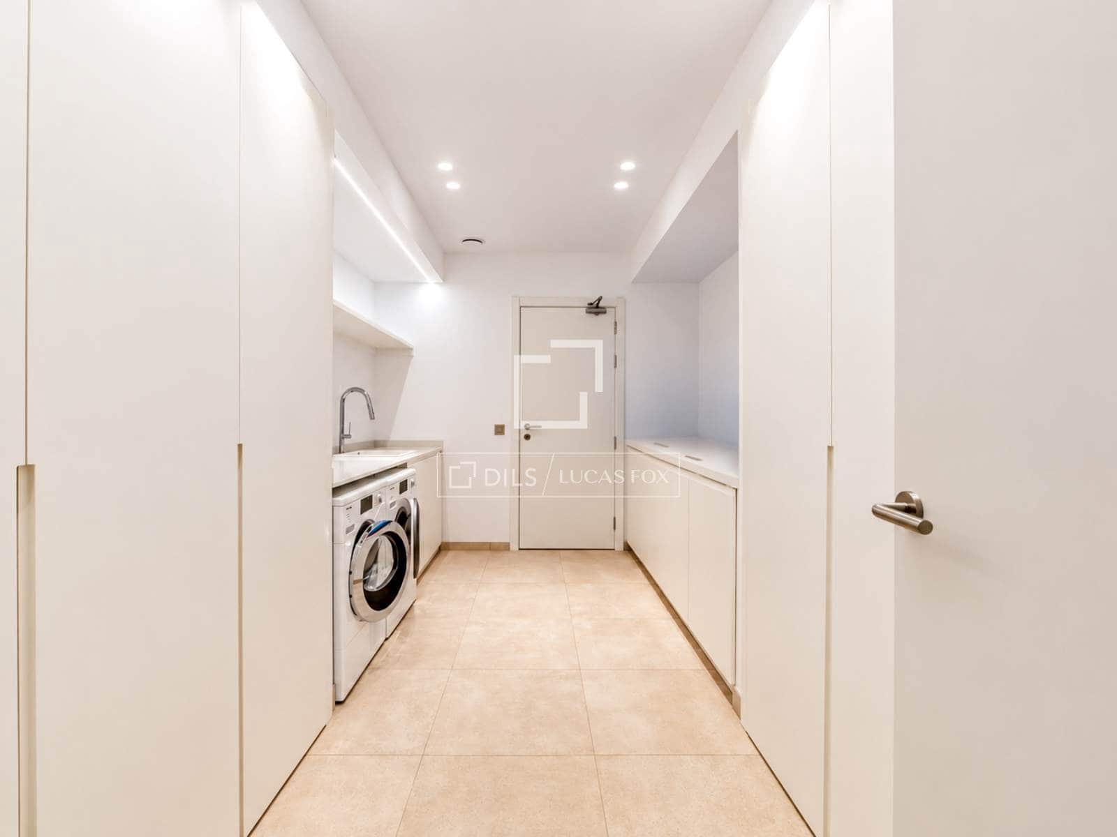 5 bedroom Villa for sale in Sitges with pool garage - € 2,890,000 (Ref: 10158315)