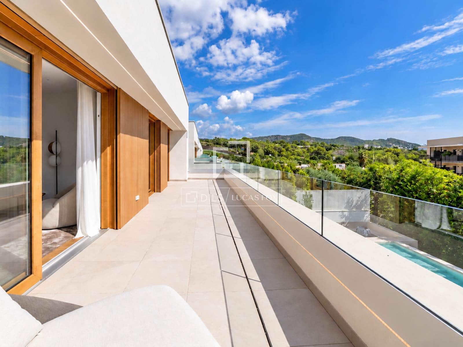 5 bedroom Villa for sale in Sitges with pool garage - € 2,890,000 (Ref: 10158315)
