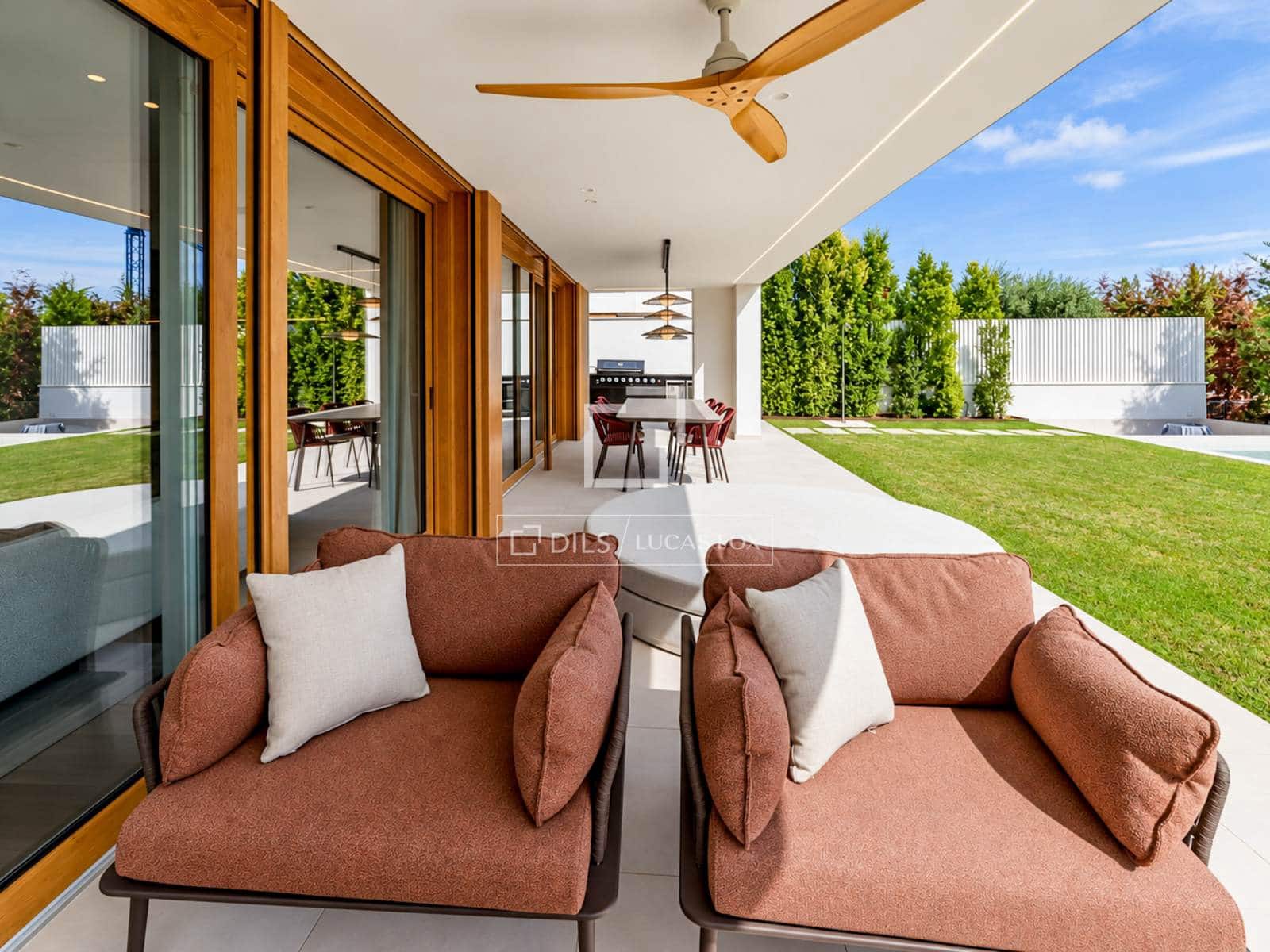 5 bedroom Villa for sale in Sitges with pool garage - € 2,890,000 (Ref: 10158315)