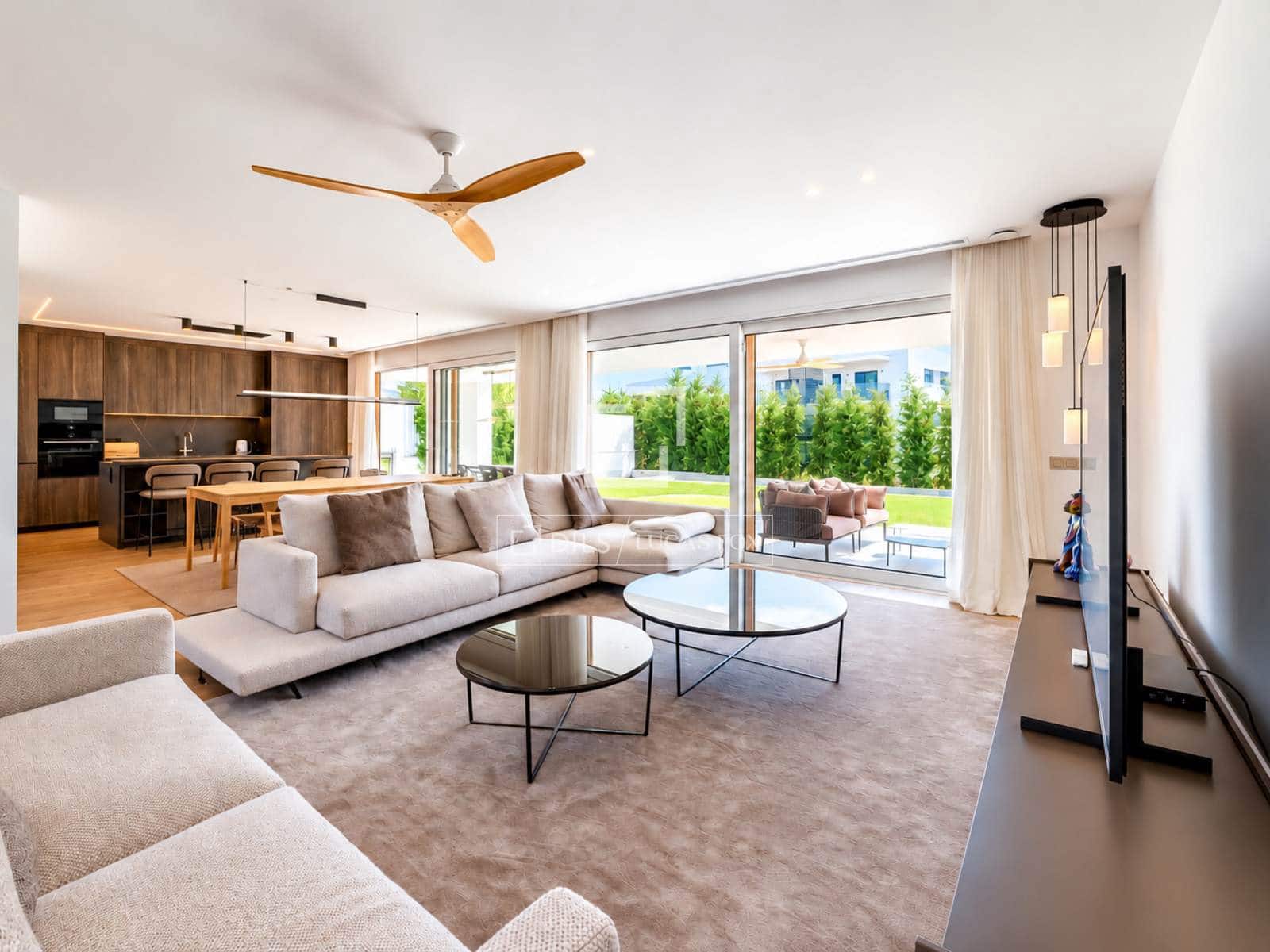 5 bedroom Villa for sale in Sitges with pool garage - € 2,890,000 (Ref: 10158315)