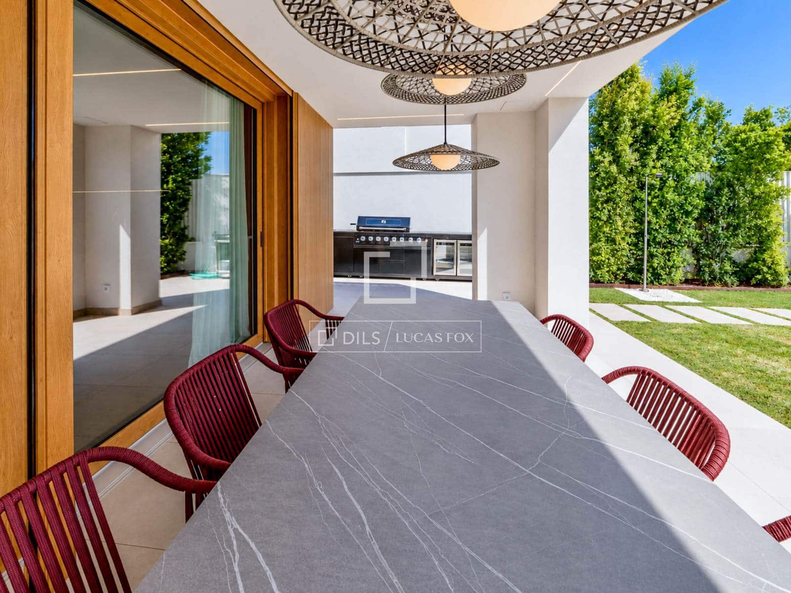 5 bedroom Villa for sale in Sitges with pool garage - € 2,890,000 (Ref: 10158315)