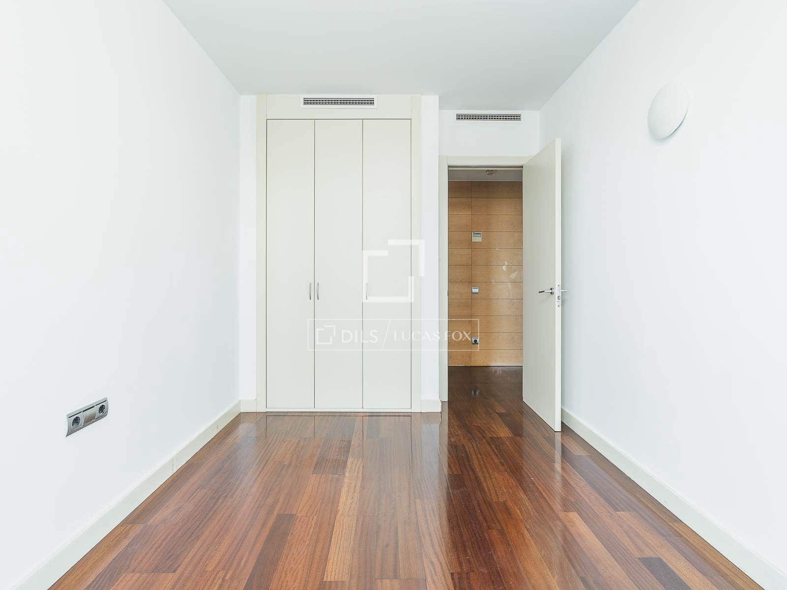 4 soverom Leilighet til salgs i Barcelona by med svømmebasseng garasje - € 1 430 000 (Ref: 10158316)