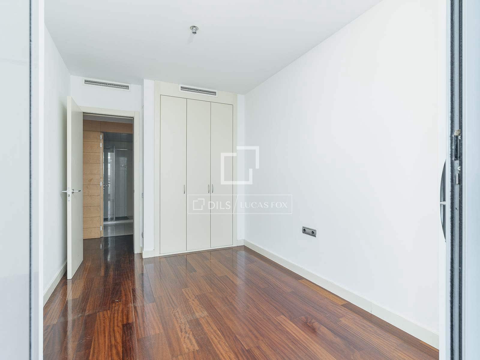4 soverom Leilighet til salgs i Barcelona by med svømmebasseng garasje - € 1 430 000 (Ref: 10158316)