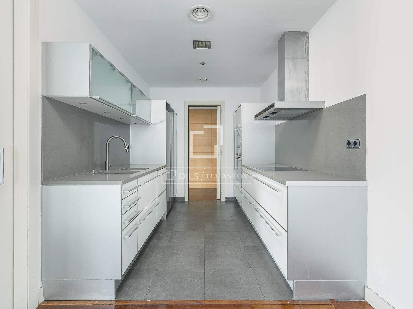 4 soverom Leilighet til salgs i Barcelona by med svømmebasseng garasje - € 1 430 000 (Ref: 10158316)