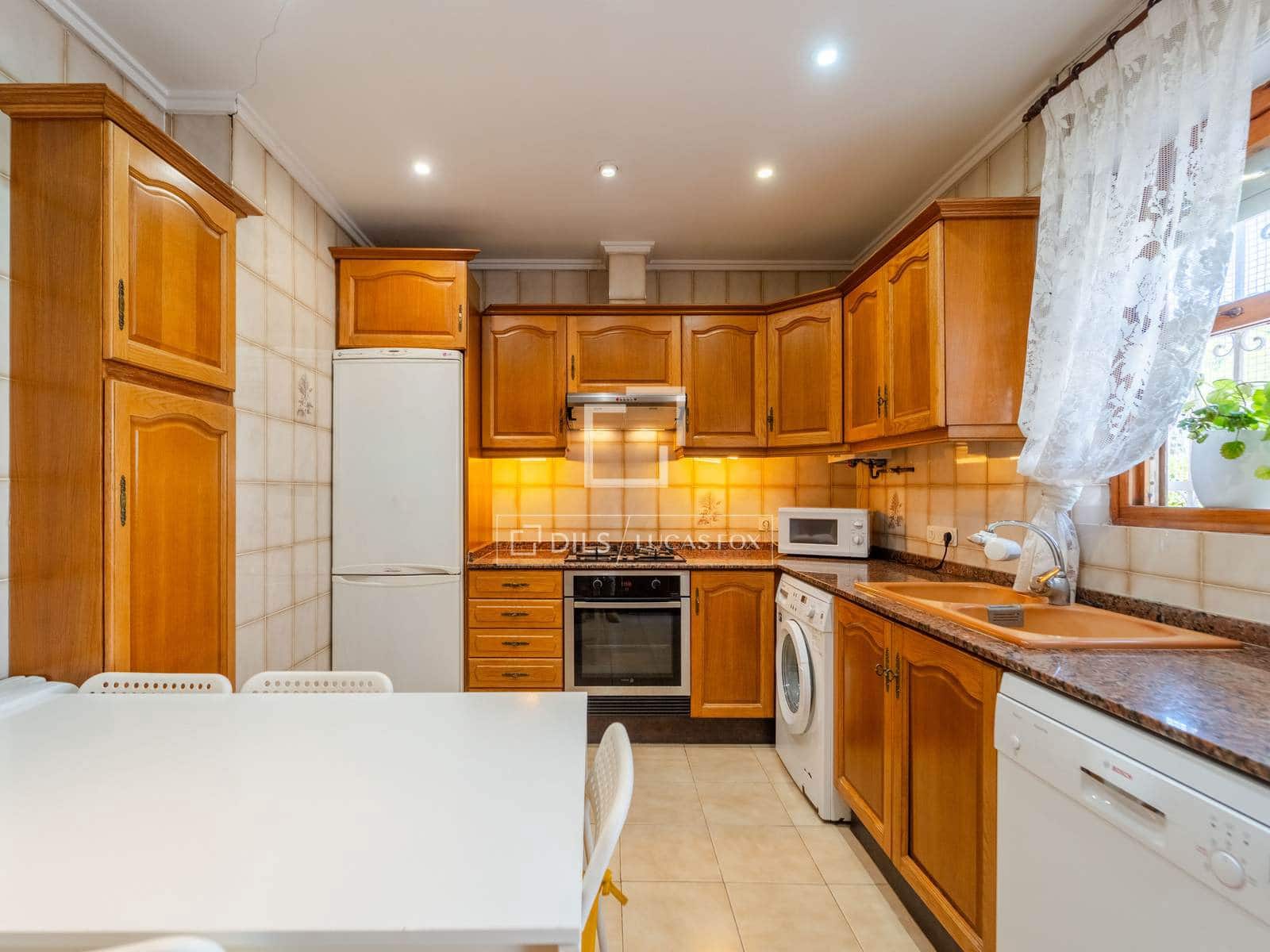 3 slaapkamer Villa te koop in L'Eliana met zwembad garage - € 890.000 (Ref: 10158675)