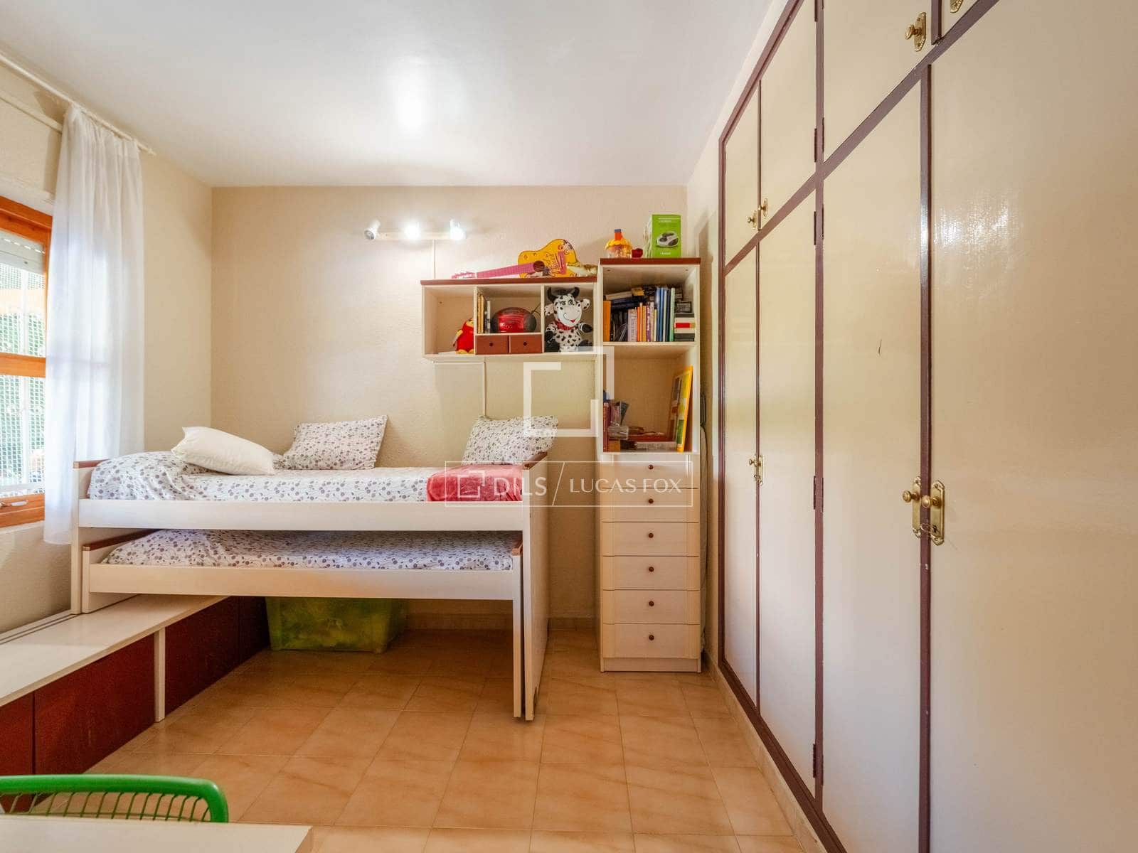 3 slaapkamer Villa te koop in L'Eliana met zwembad garage - € 890.000 (Ref: 10158675)