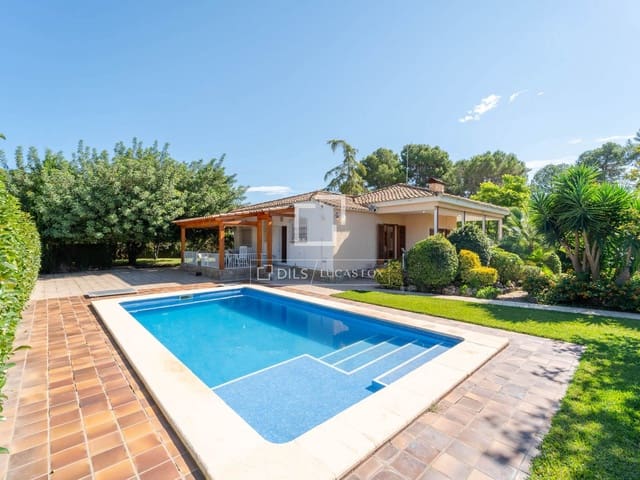 3 slaapkamer Villa te koop in L'Eliana met zwembad garage - € 890.000 (Ref: 10158675)