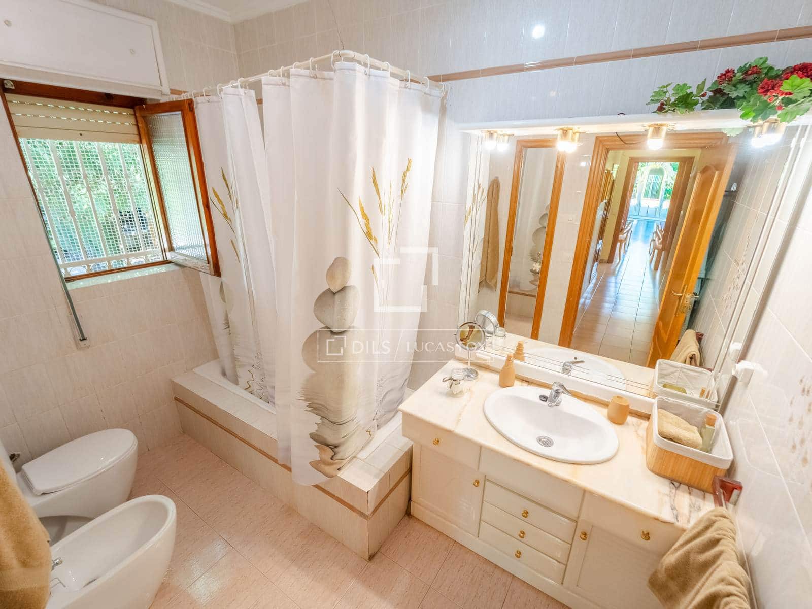 3 slaapkamer Villa te koop in L'Eliana met zwembad garage - € 890.000 (Ref: 10158675)