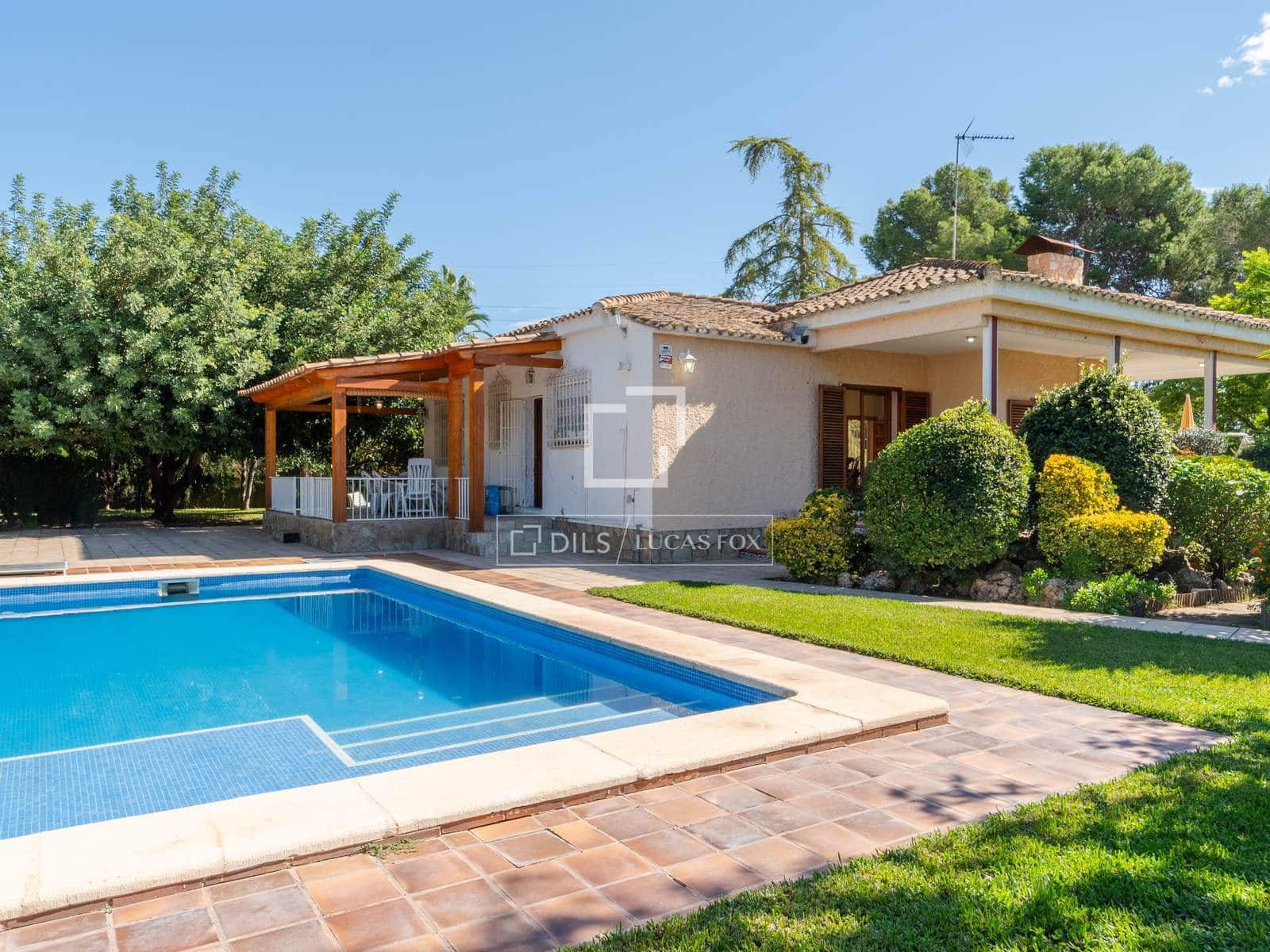3 slaapkamer Villa te koop in L'Eliana met zwembad garage - € 890.000 (Ref: 10158675)