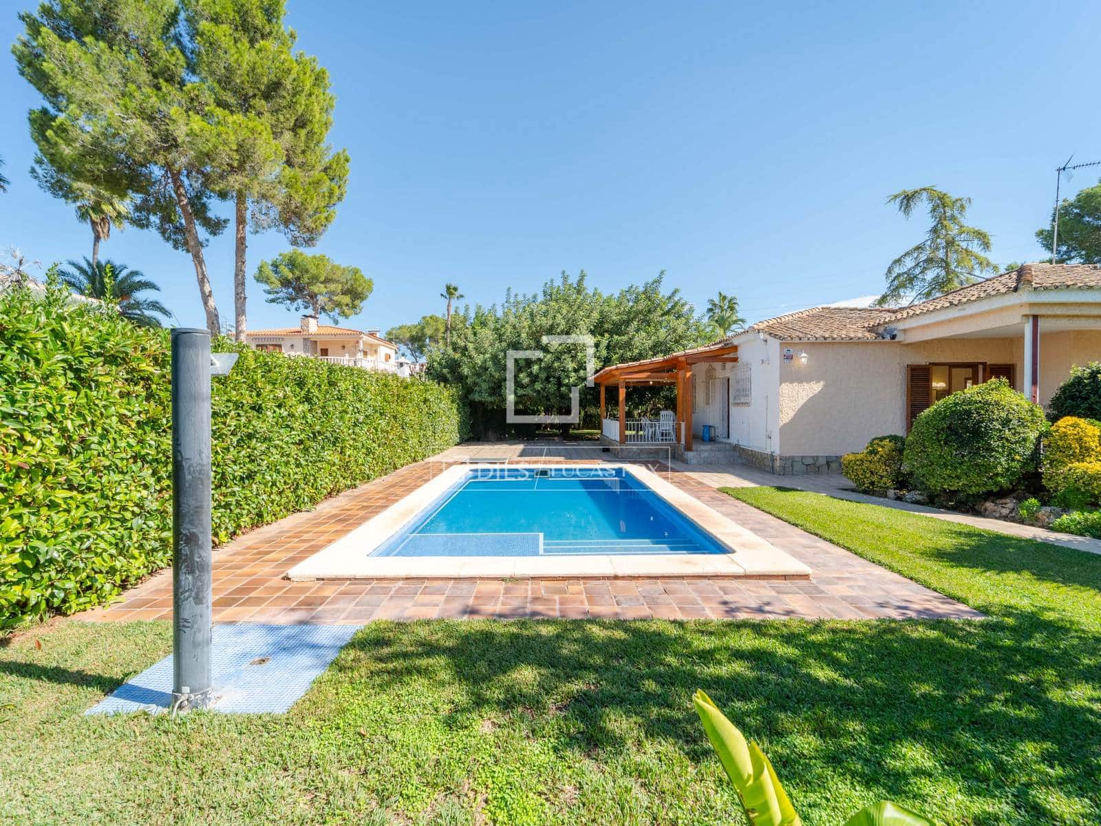 3 slaapkamer Villa te koop in L'Eliana met zwembad garage - € 890.000 (Ref: 10158675)