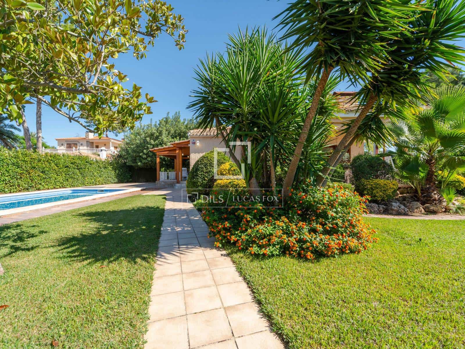 3 slaapkamer Villa te koop in L'Eliana met zwembad garage - € 890.000 (Ref: 10158675)