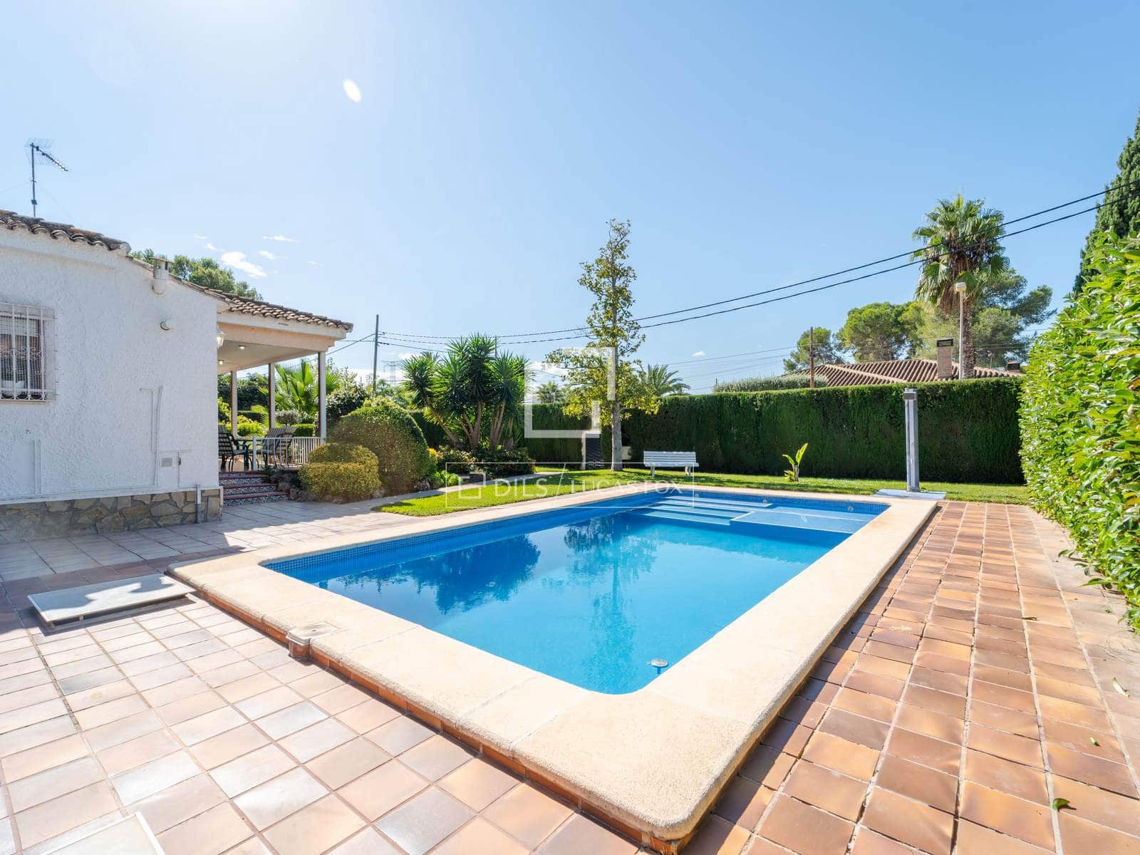 3 slaapkamer Villa te koop in L'Eliana met zwembad garage - € 890.000 (Ref: 10158675)