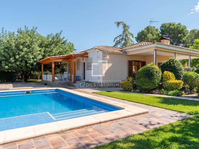 3 slaapkamer Villa te koop in L'Eliana met zwembad garage - € 890.000 (Ref: 10158675)