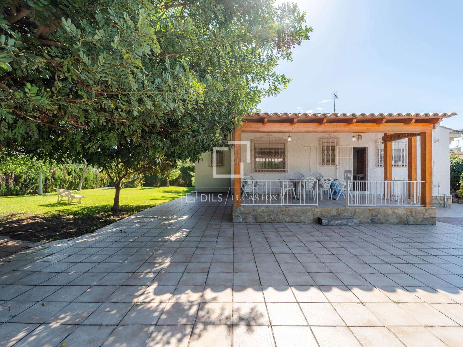 3 slaapkamer Villa te koop in L'Eliana met zwembad garage - € 890.000 (Ref: 10158675)