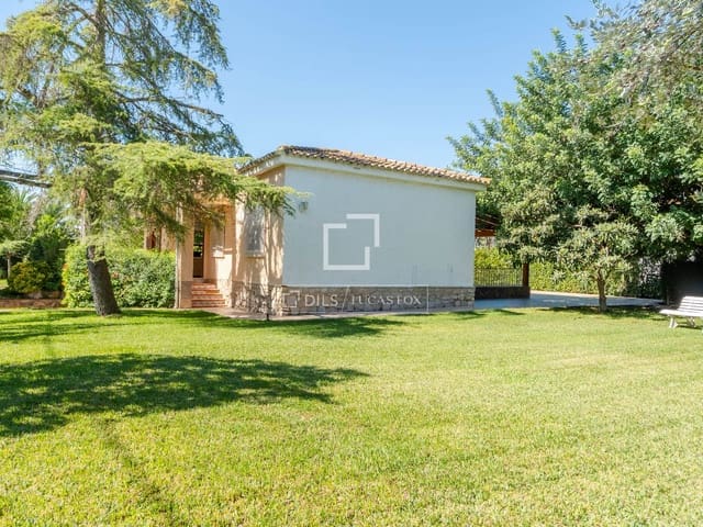 3 slaapkamer Villa te koop in L'Eliana met zwembad garage - € 890.000 (Ref: 10158675)