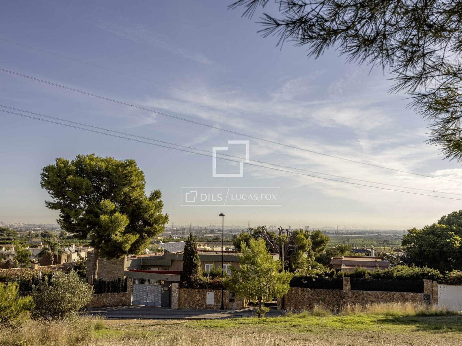 5 bedroom Villa for sale in Torrent with pool garage - € 639,450 (Ref: 10158676)