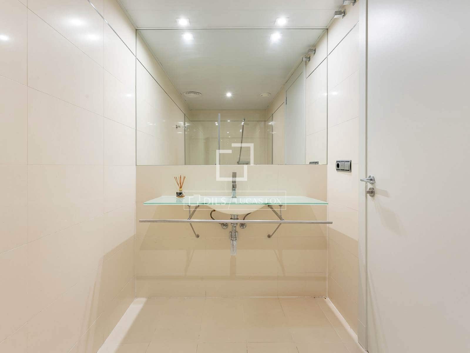 3 makuuhuone Kattohuoneisto vuokrattavana paikassa Barcelona kaupunki mukana uima-altaan - 8 500 € (Ref: 10160060)