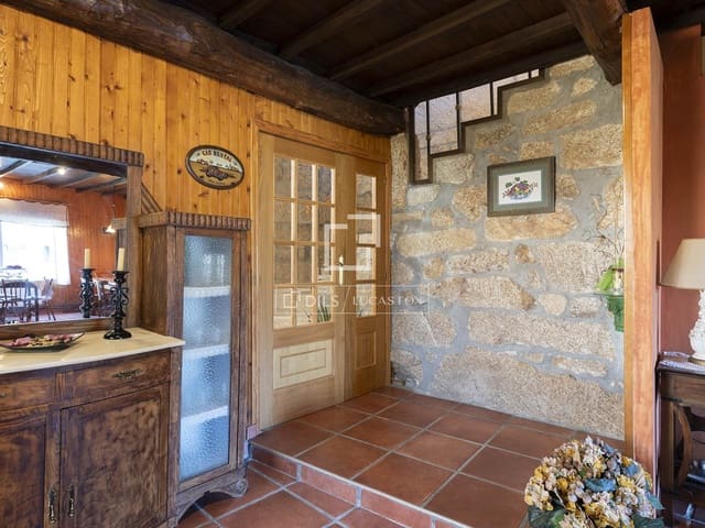 4 sovrum Villa till salu i Amoeiro med garage - 325 000 € (Ref: 10160064)