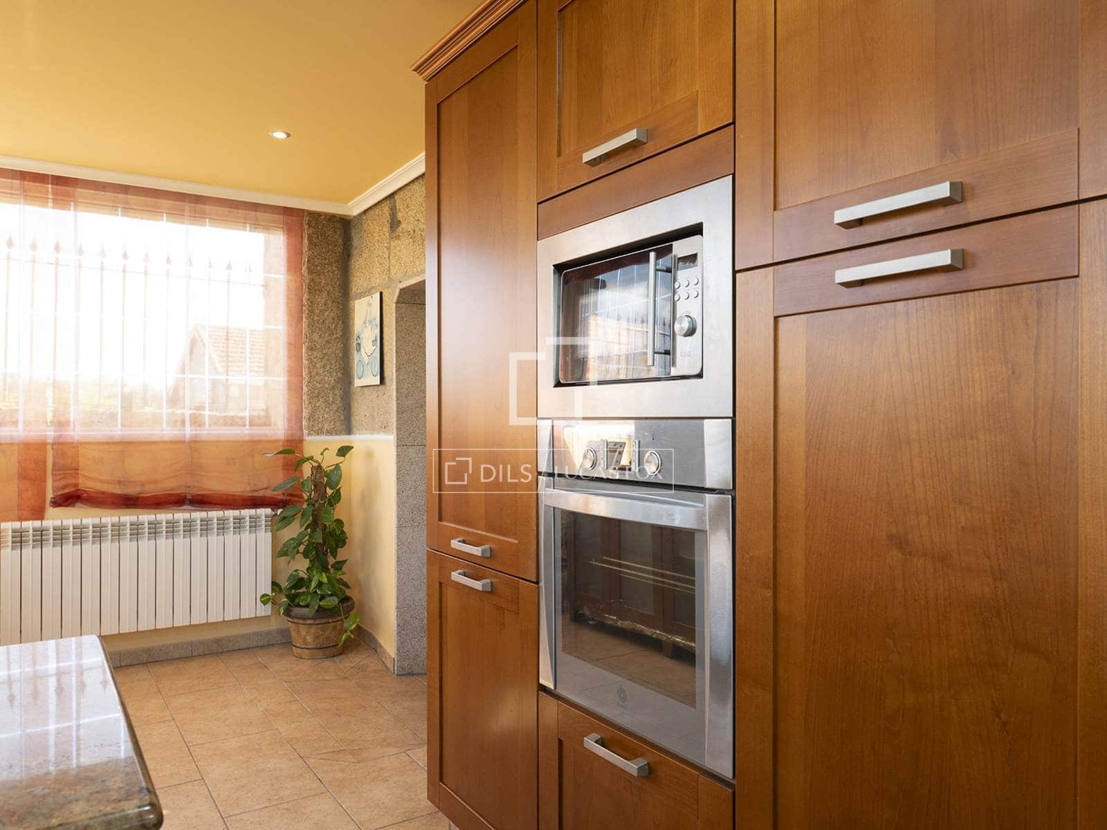 4 sovrum Villa till salu i Amoeiro med garage - 325 000 € (Ref: 10160064)