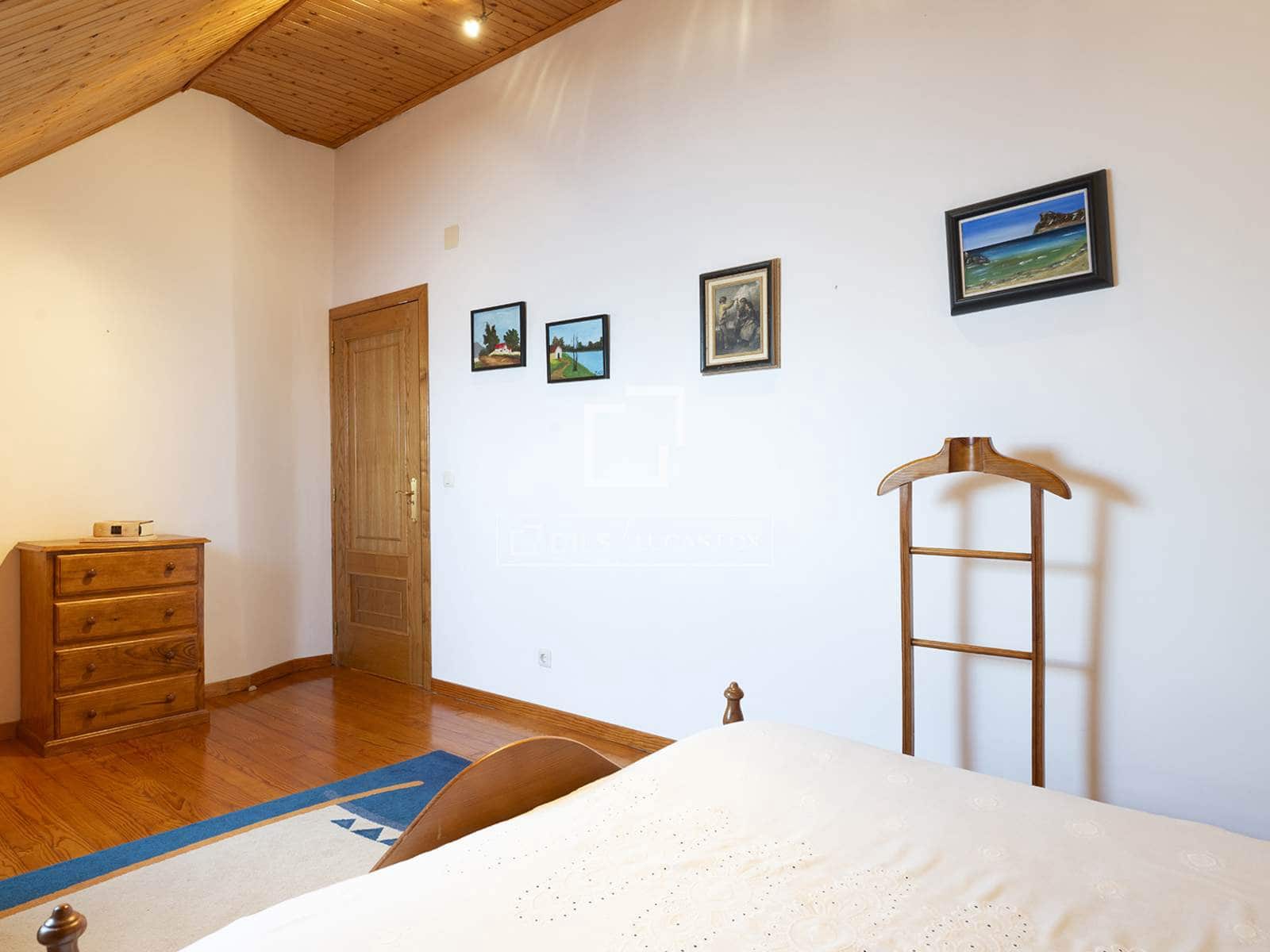 4 sovrum Villa till salu i Amoeiro med garage - 325 000 € (Ref: 10160064)