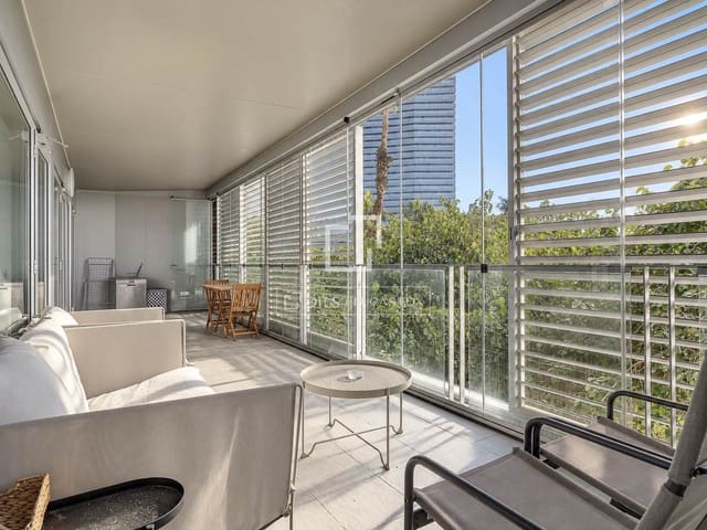 2 sypialnia Apartament na sprzedaż w Miasto Barcelona z basenem - 885 000 € (Ref: 10160065)