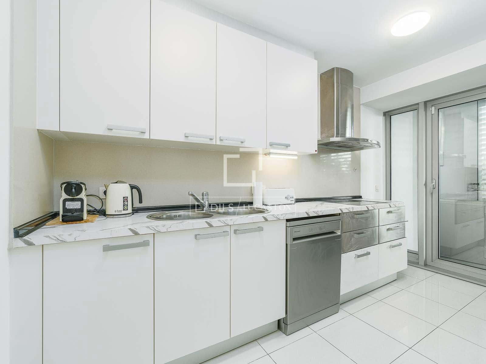 2 sypialnia Apartament na sprzedaż w Miasto Barcelona z basenem - 885 000 € (Ref: 10160065)