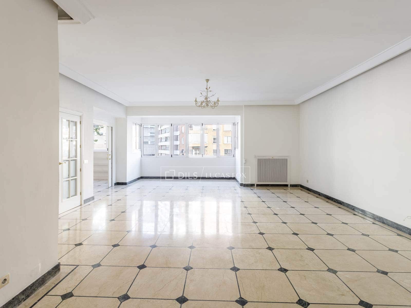 6 soveværelse Lejlighed til leje i Madrid by med garage - € 6.500 (Ref: 10160234)
