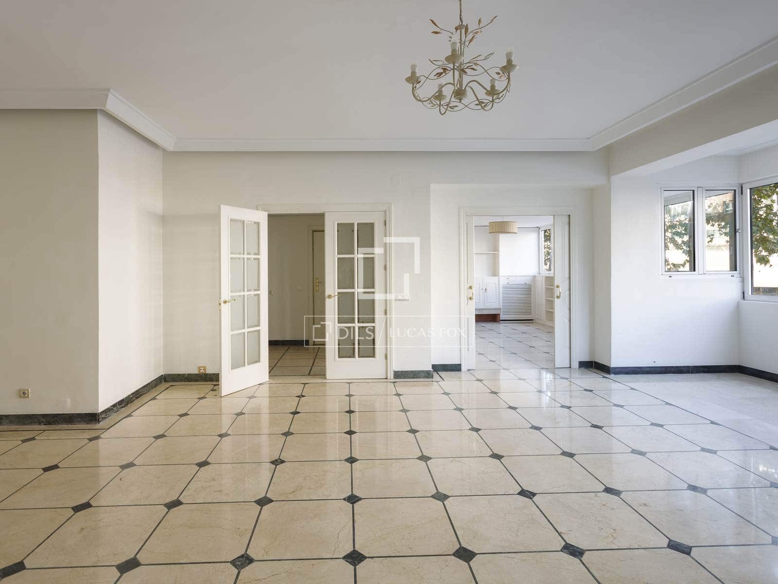 6 soveværelse Lejlighed til leje i Madrid by med garage - € 6.500 (Ref: 10160234)