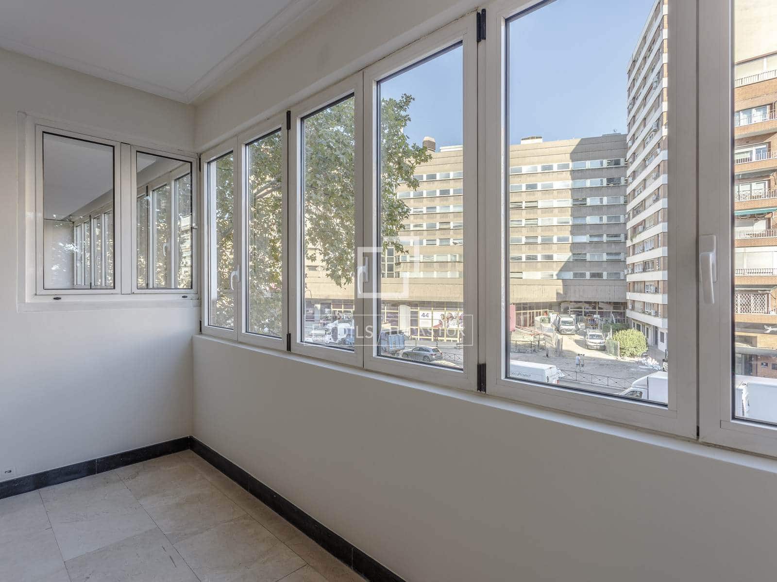 6 soveværelse Lejlighed til leje i Madrid by med garage - € 6.500 (Ref: 10160234)