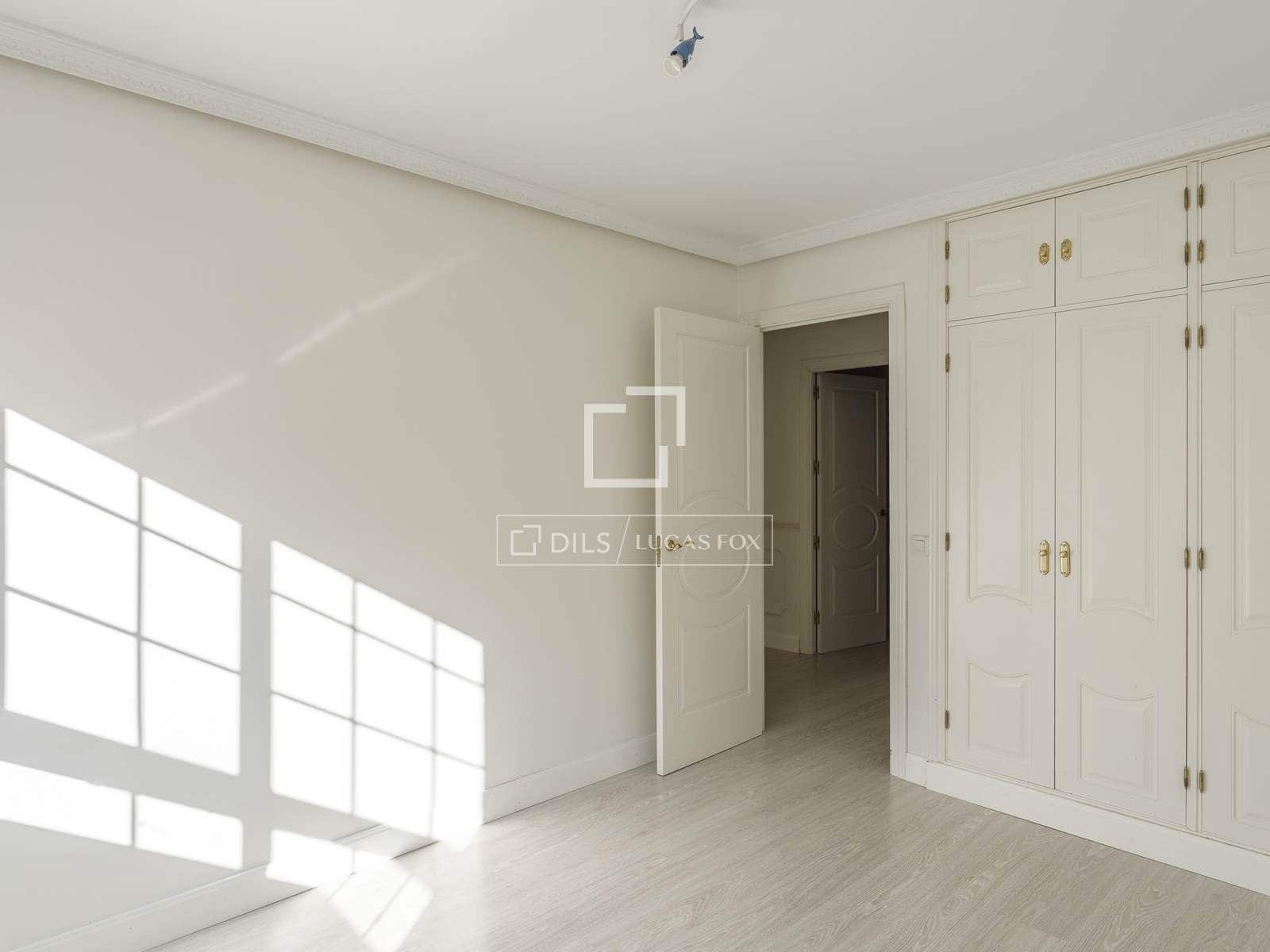 6 soveværelse Lejlighed til leje i Madrid by med garage - € 6.500 (Ref: 10160234)