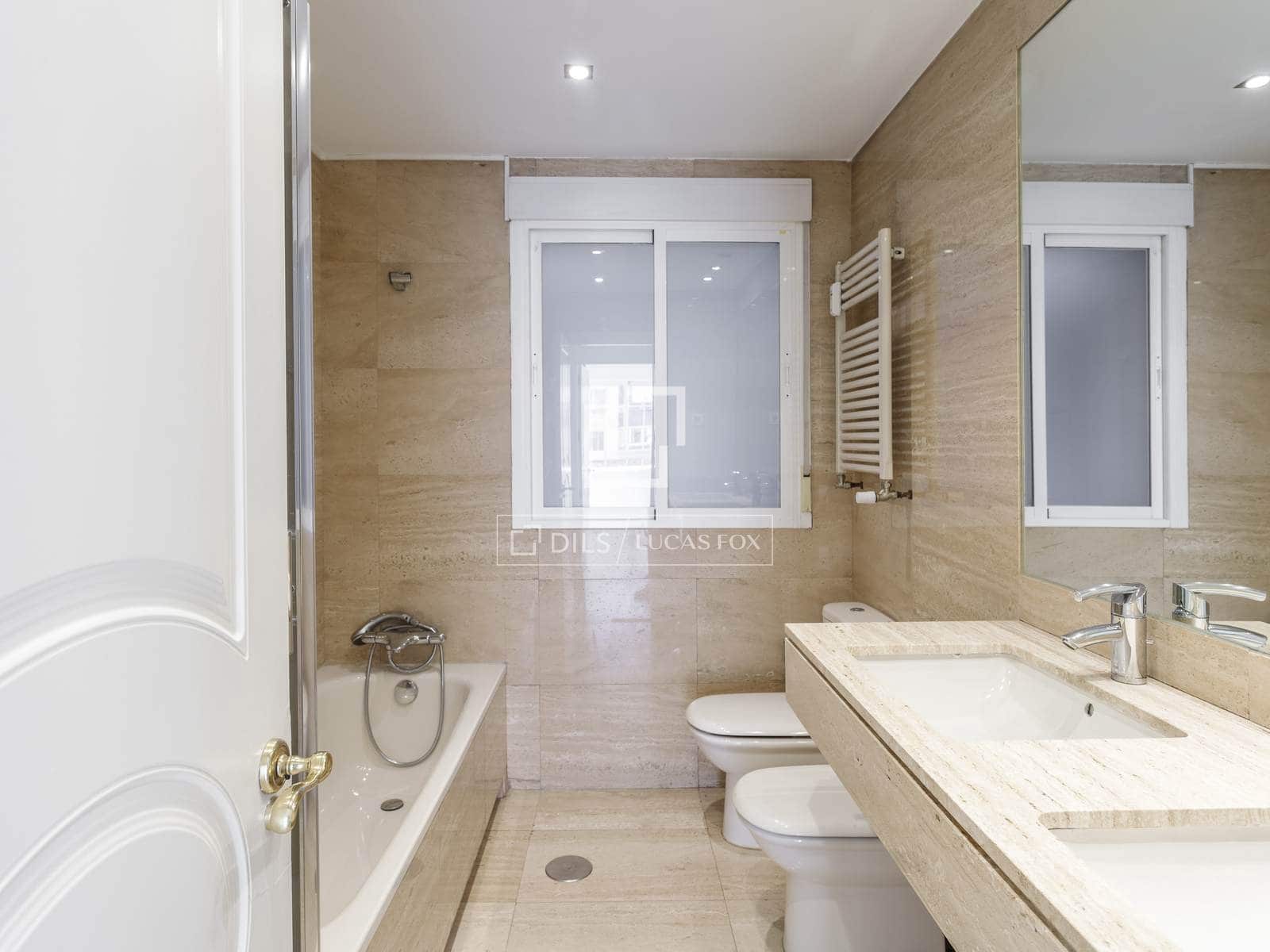 6 soveværelse Lejlighed til leje i Madrid by med garage - € 6.500 (Ref: 10160234)