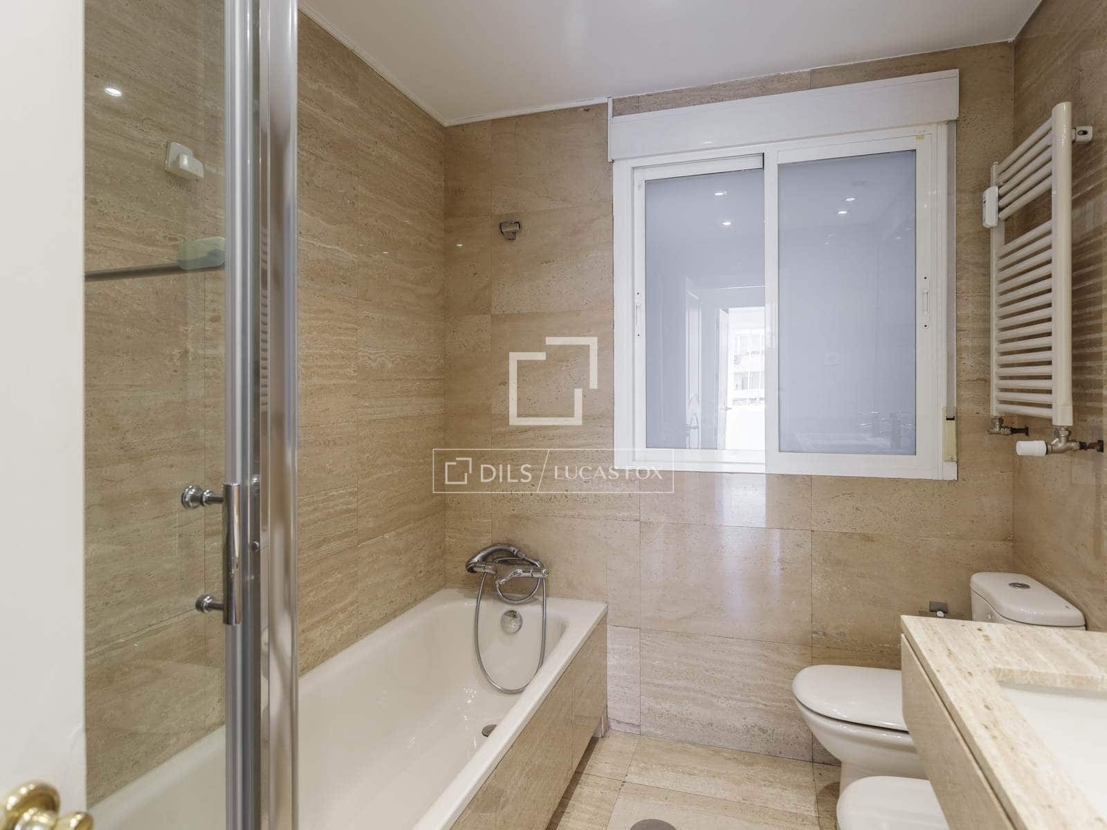 6 soveværelse Lejlighed til leje i Madrid by med garage - € 6.500 (Ref: 10160234)