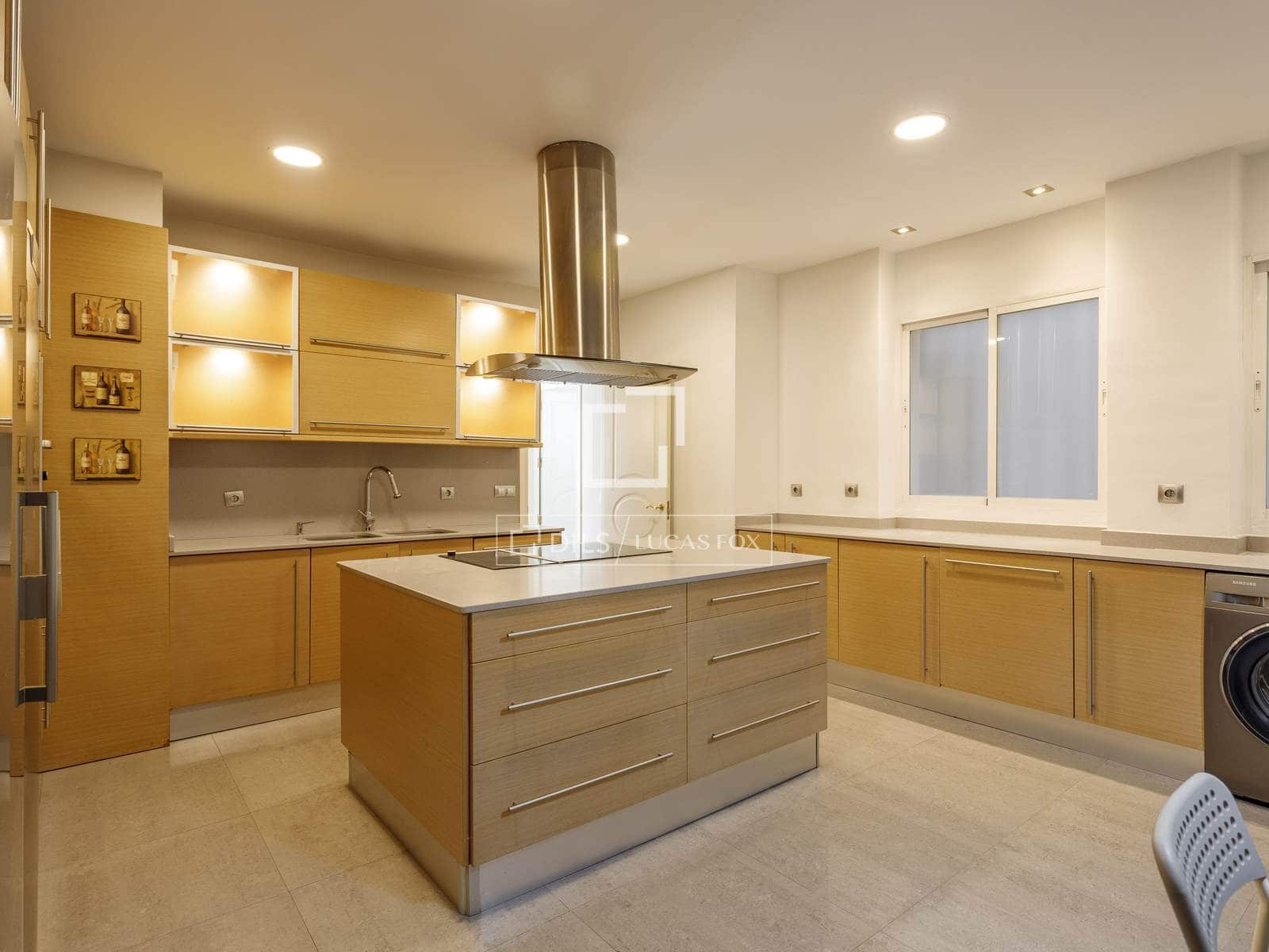 6 soveværelse Lejlighed til leje i Madrid by med garage - € 6.500 (Ref: 10160234)