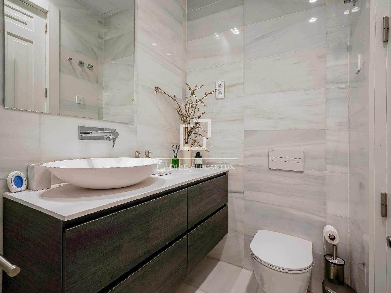 Apartamento de 2 habitaciones en Madrid ciudad en alquiler - 5.400 € (Ref: 10160235)