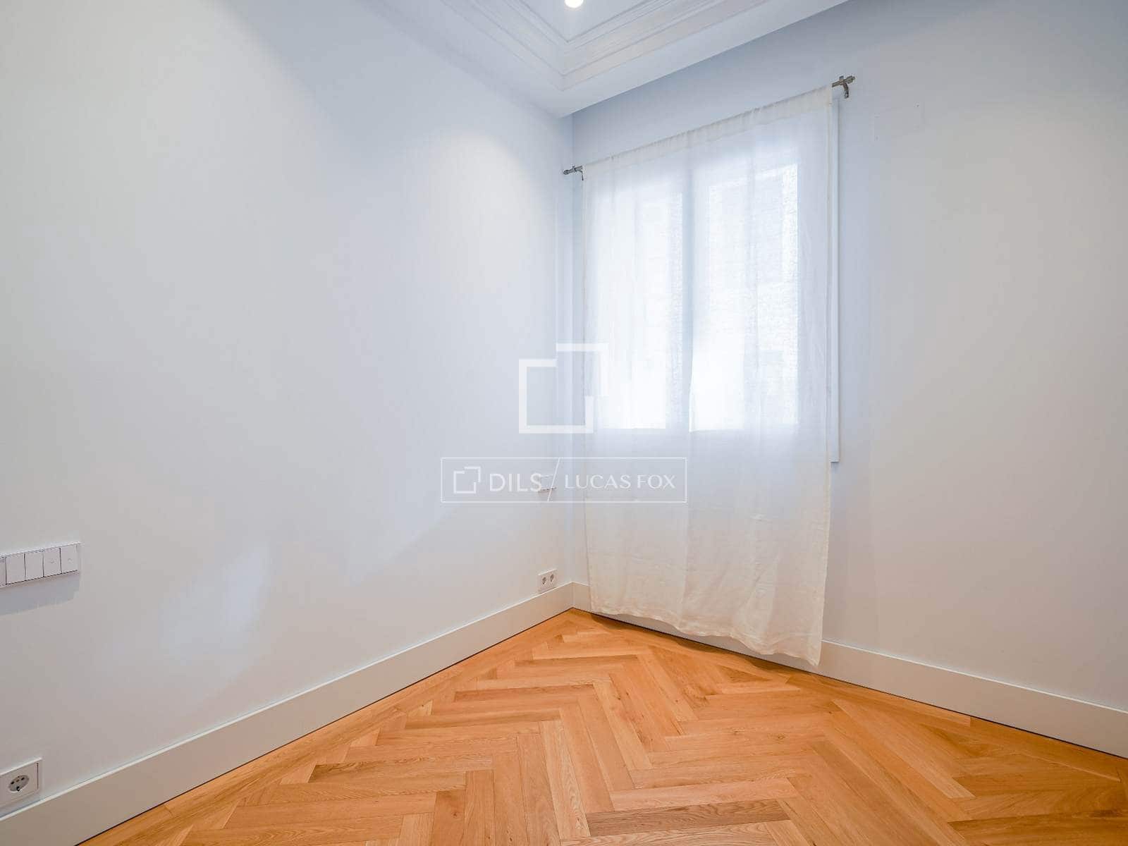 Apartamento de 2 habitaciones en Madrid ciudad en alquiler - 5.400 € (Ref: 10160235)