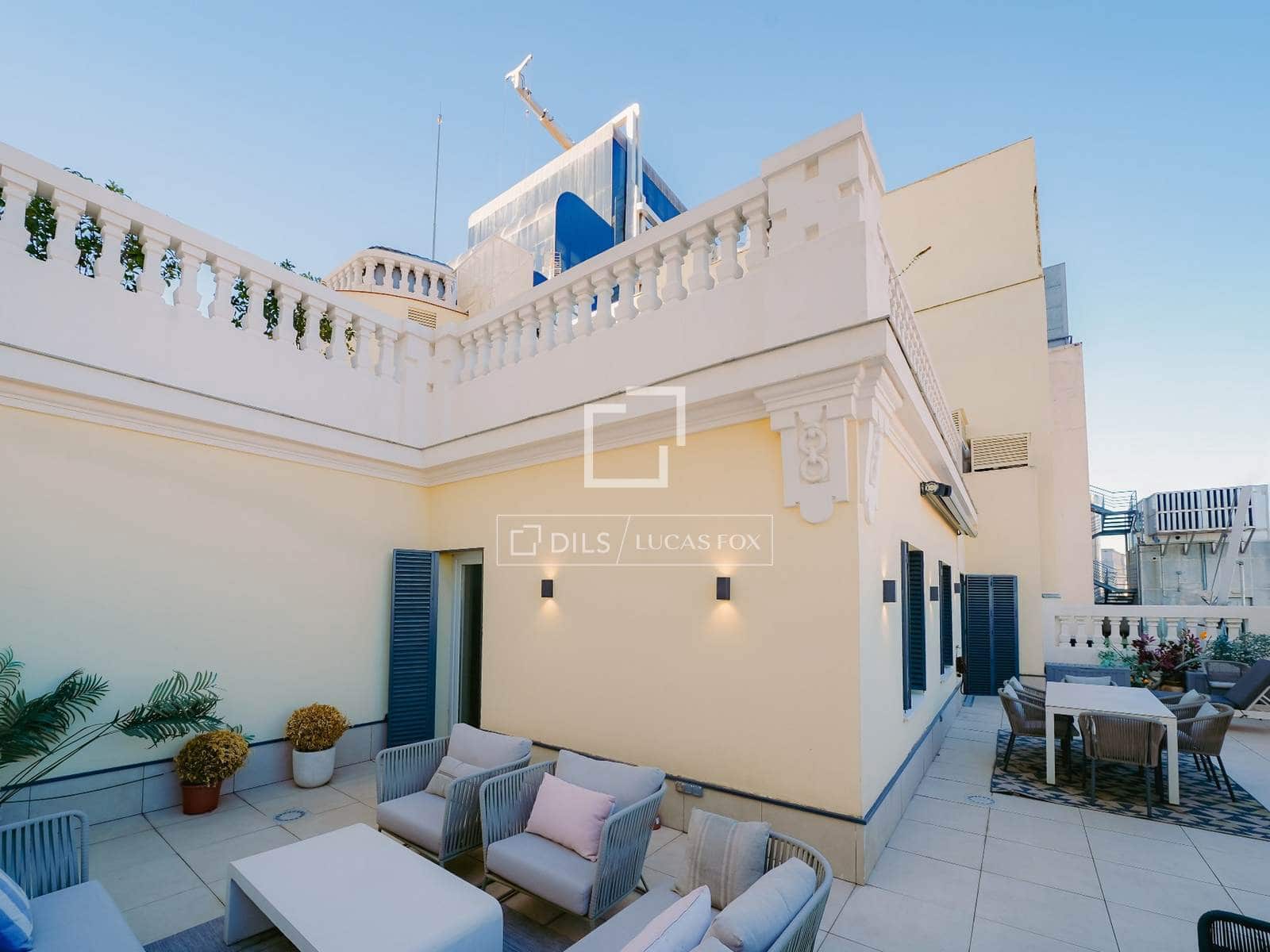 Apartamento de 2 habitaciones en Madrid ciudad en alquiler - 5.400 € (Ref: 10160235)