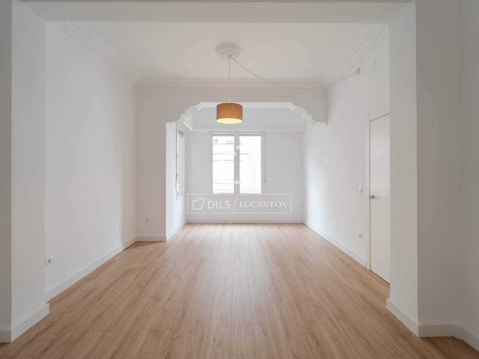 4 quarto Apartamento para arrendar em Valencia cidade - 2 200 € (Ref: 10160237)