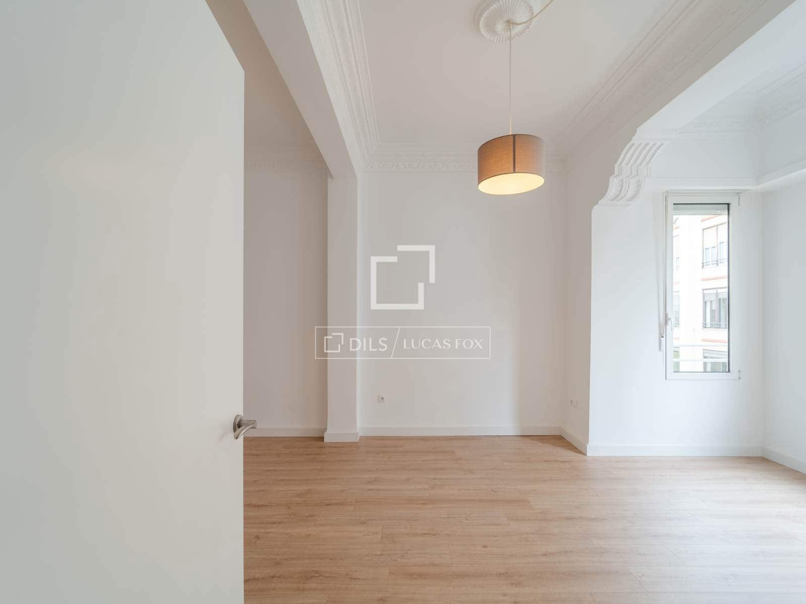 4 quarto Apartamento para arrendar em Valencia cidade - 2 200 € (Ref: 10160237)