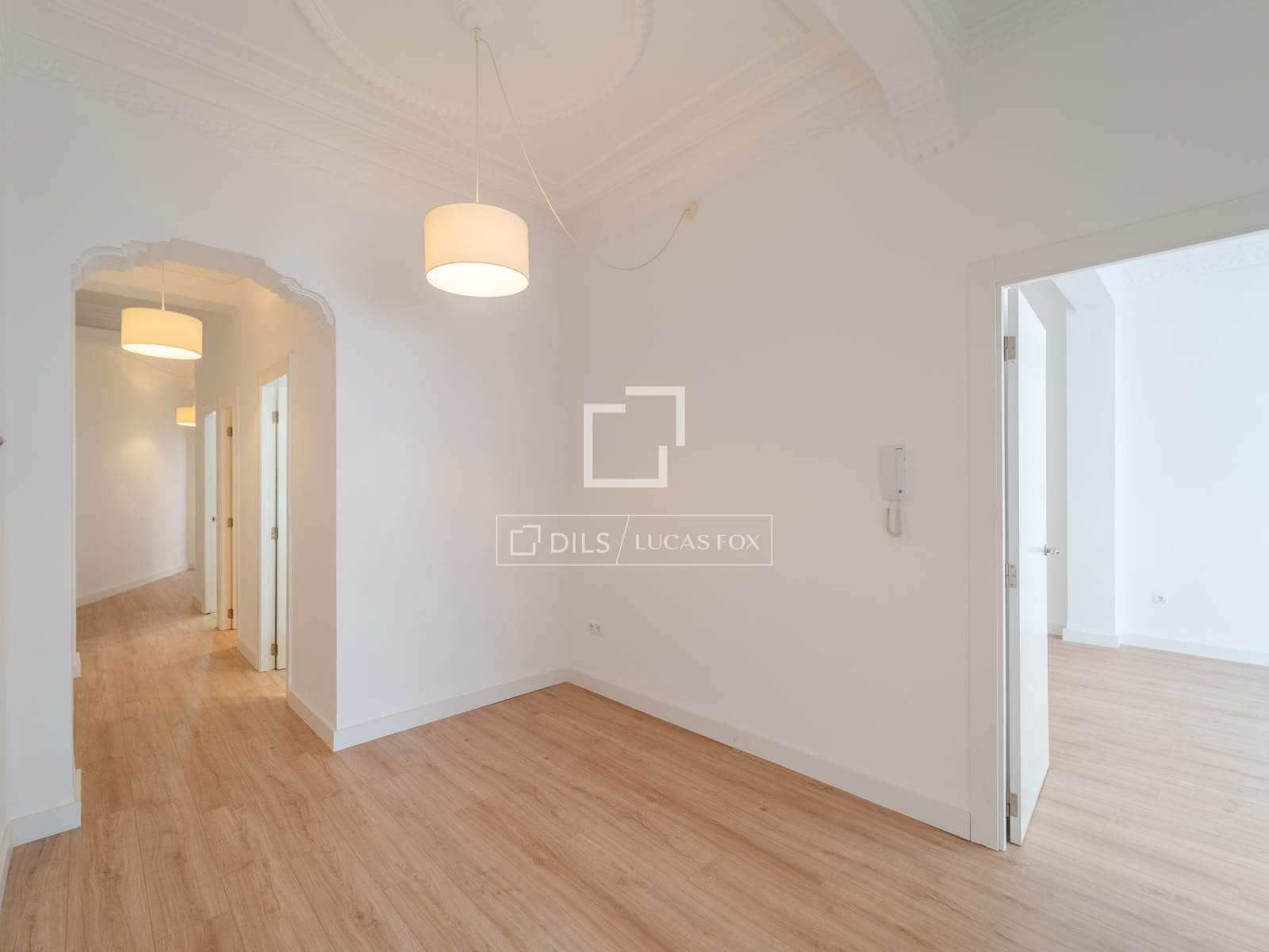 4 quarto Apartamento para arrendar em Valencia cidade - 2 200 € (Ref: 10160237)