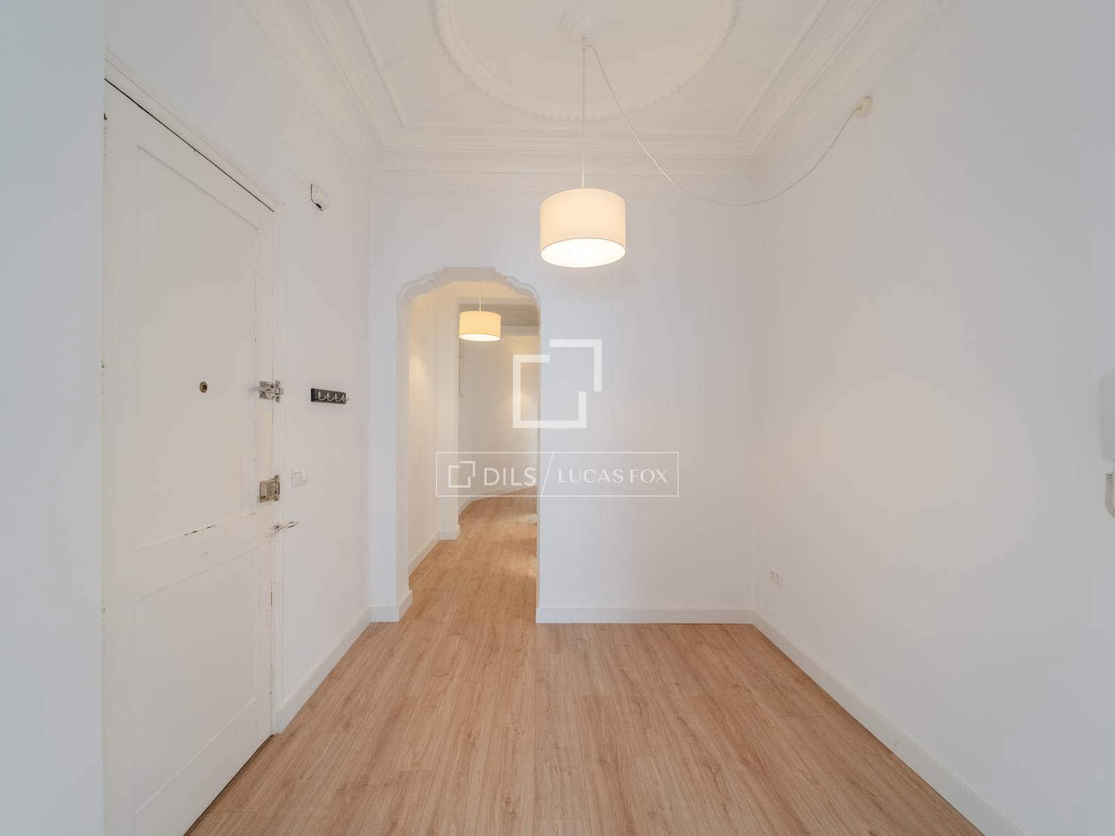 4 quarto Apartamento para arrendar em Valencia cidade - 2 200 € (Ref: 10160237)