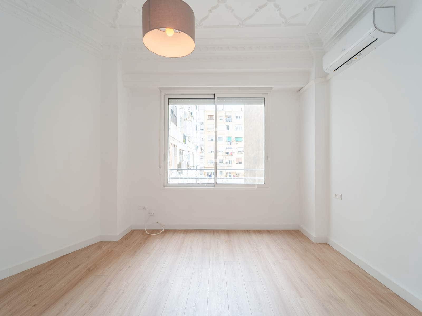 4 quarto Apartamento para arrendar em Valencia cidade - 2 200 € (Ref: 10160237)