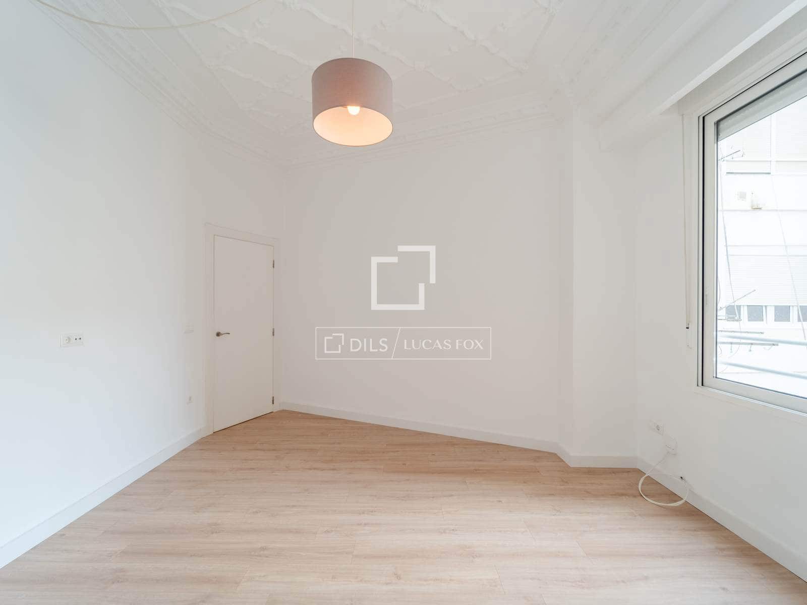 4 quarto Apartamento para arrendar em Valencia cidade - 2 200 € (Ref: 10160237)