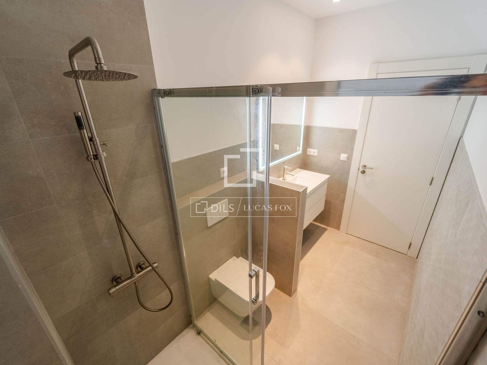 4 quarto Apartamento para arrendar em Valencia cidade - 2 200 € (Ref: 10160237)