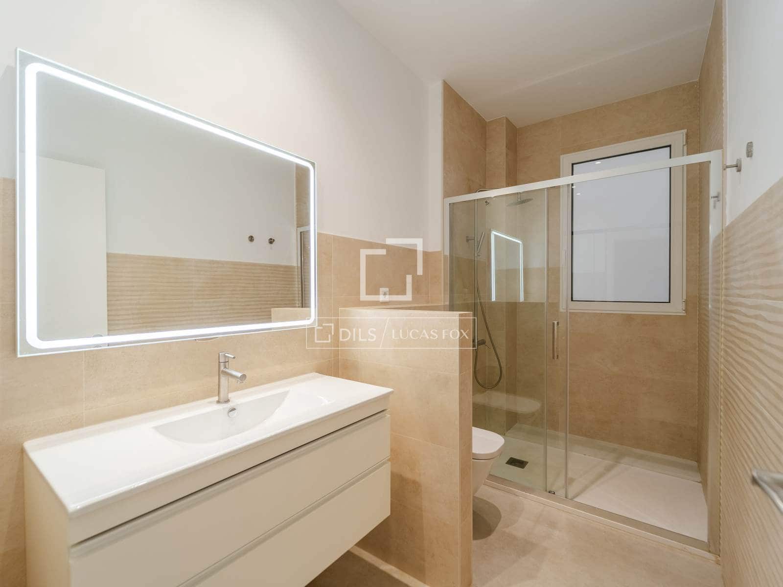 4 quarto Apartamento para arrendar em Valencia cidade - 2 200 € (Ref: 10160237)