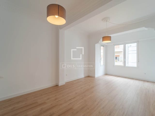 4 quarto Apartamento para arrendar em Valência cidade - 2 200 € (Ref: 10160237)
