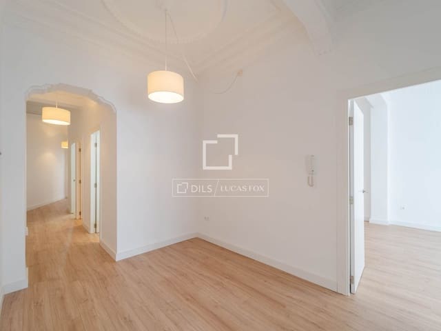 4 quarto Apartamento para arrendar em Valência cidade - 2 200 € (Ref: 10160237)