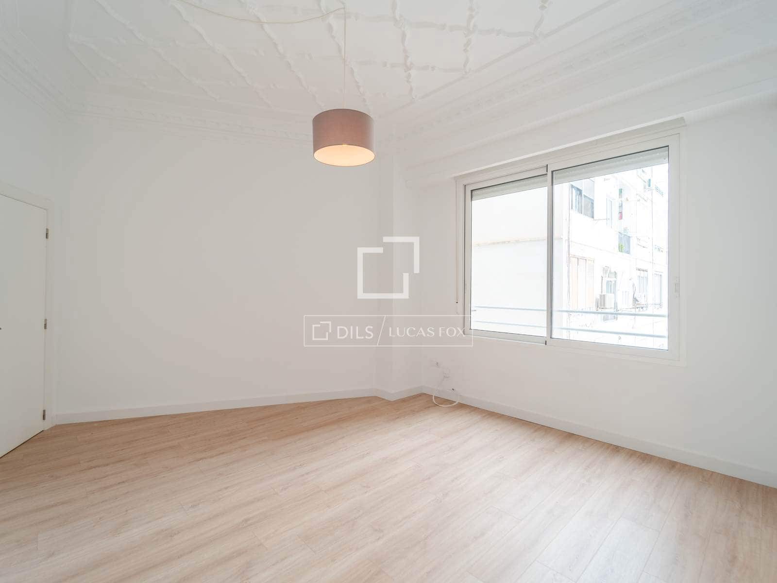 4 quarto Apartamento para arrendar em Valencia cidade - 2 200 € (Ref: 10160237)