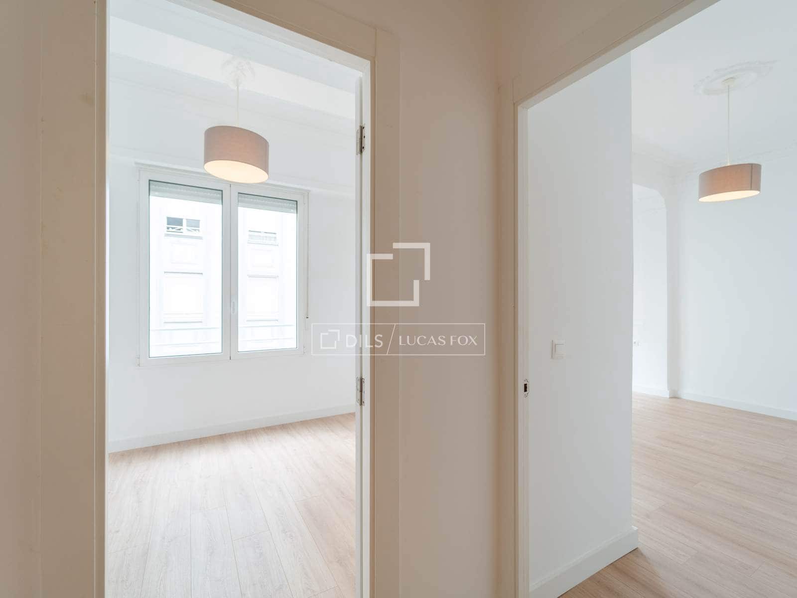 4 quarto Apartamento para arrendar em Valencia cidade - 2 200 € (Ref: 10160237)