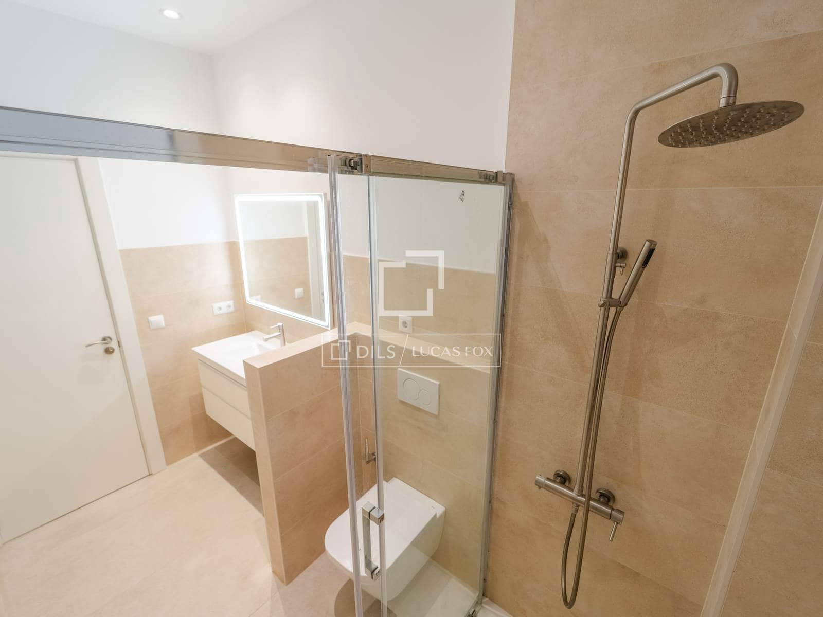 4 quarto Apartamento para arrendar em Valencia cidade - 2 200 € (Ref: 10160237)